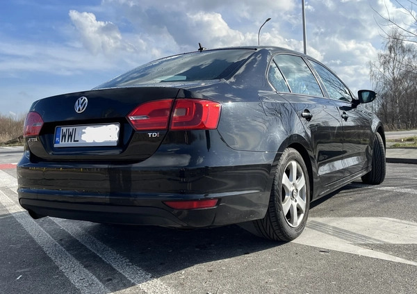 Volkswagen Jetta cena 30500 przebieg: 233000, rok produkcji 2012 z Kobyłka małe 67